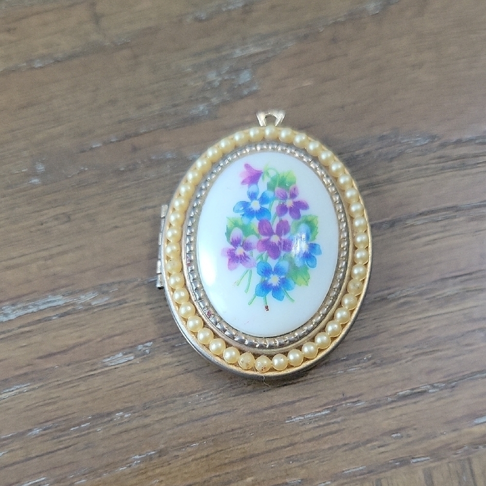 Vintage Avon Floral Brooch with Gold and Pearl Accents